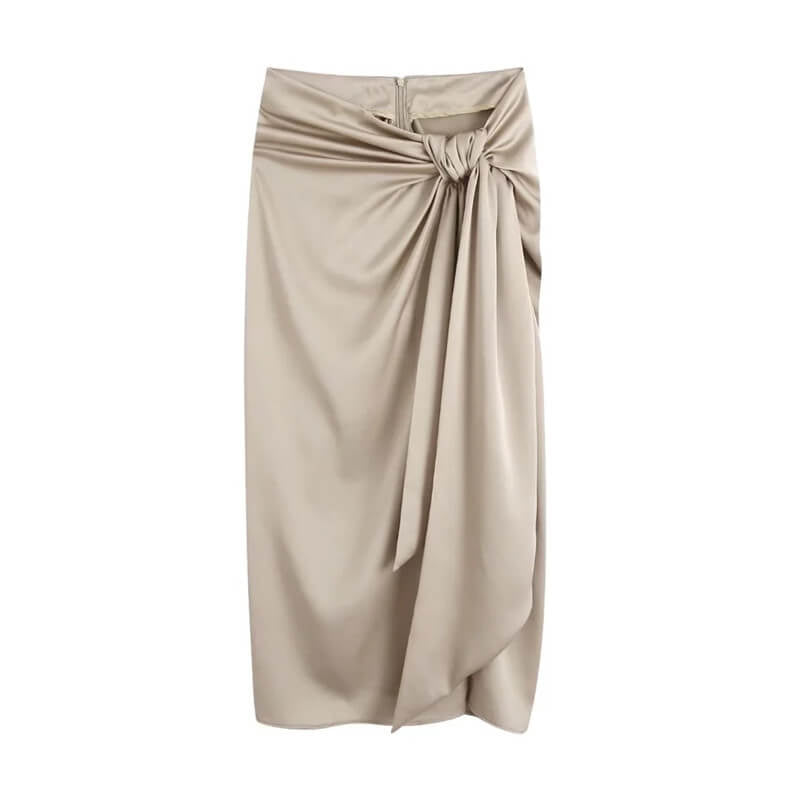 Jupe en satin avec ouverture sur le coté