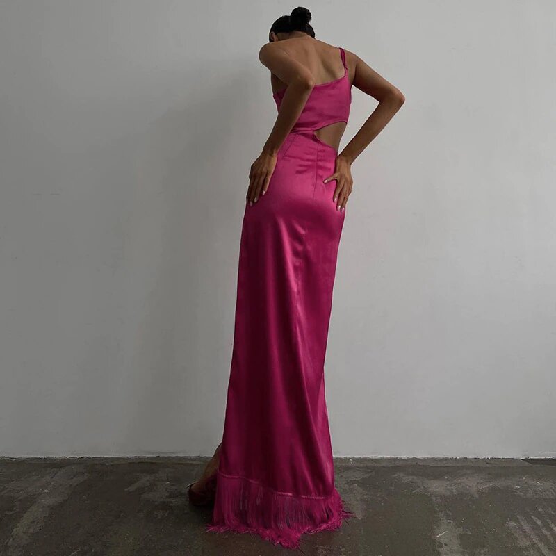 Robe rose en satin maxi a franges