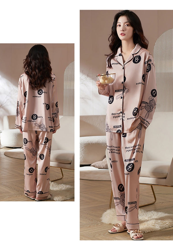 Pyjama satiné Glamour beige à écritures noires