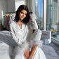 Pyjama satiné à plumes blanc