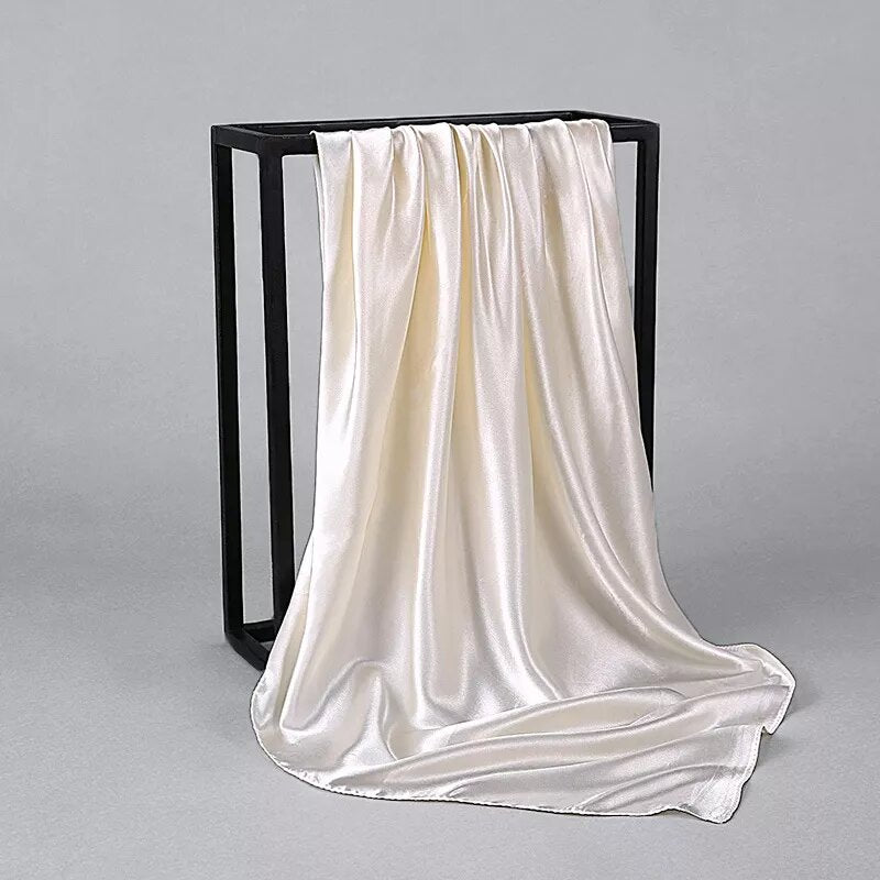    foulard en satin blanc champagne